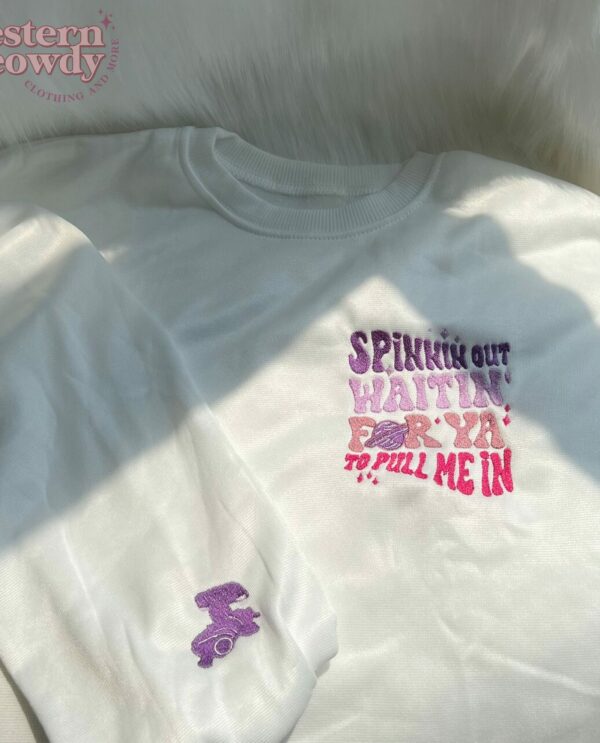 Spinnin Out Satellite – Embroidered