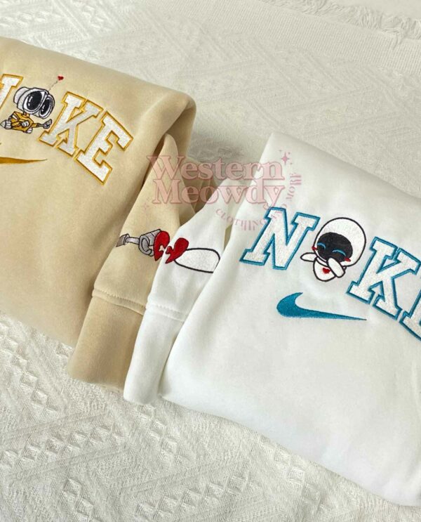Wall-E And Eve Couple Ver5 Sweatshirt