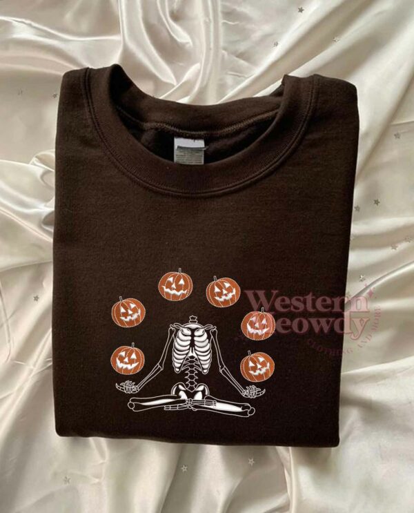 Halloween Sketelon Embroidered Sweatshirt