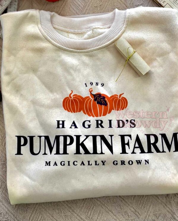Vintage Hagrid’s Pumpkin Farm Magically Grown Sweatshirt