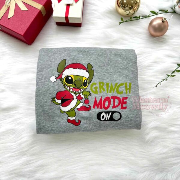 Stitch Christmas Mode on Sweatshirt