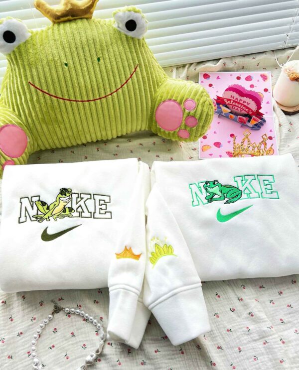 Tiana Princess And The Frog Prince Cute Couple Sweatshirt Ver2